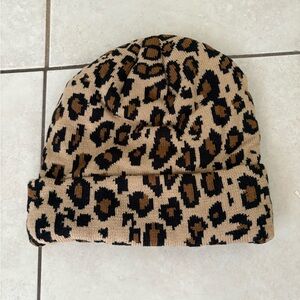 Leopard Pattern Knit Beanie